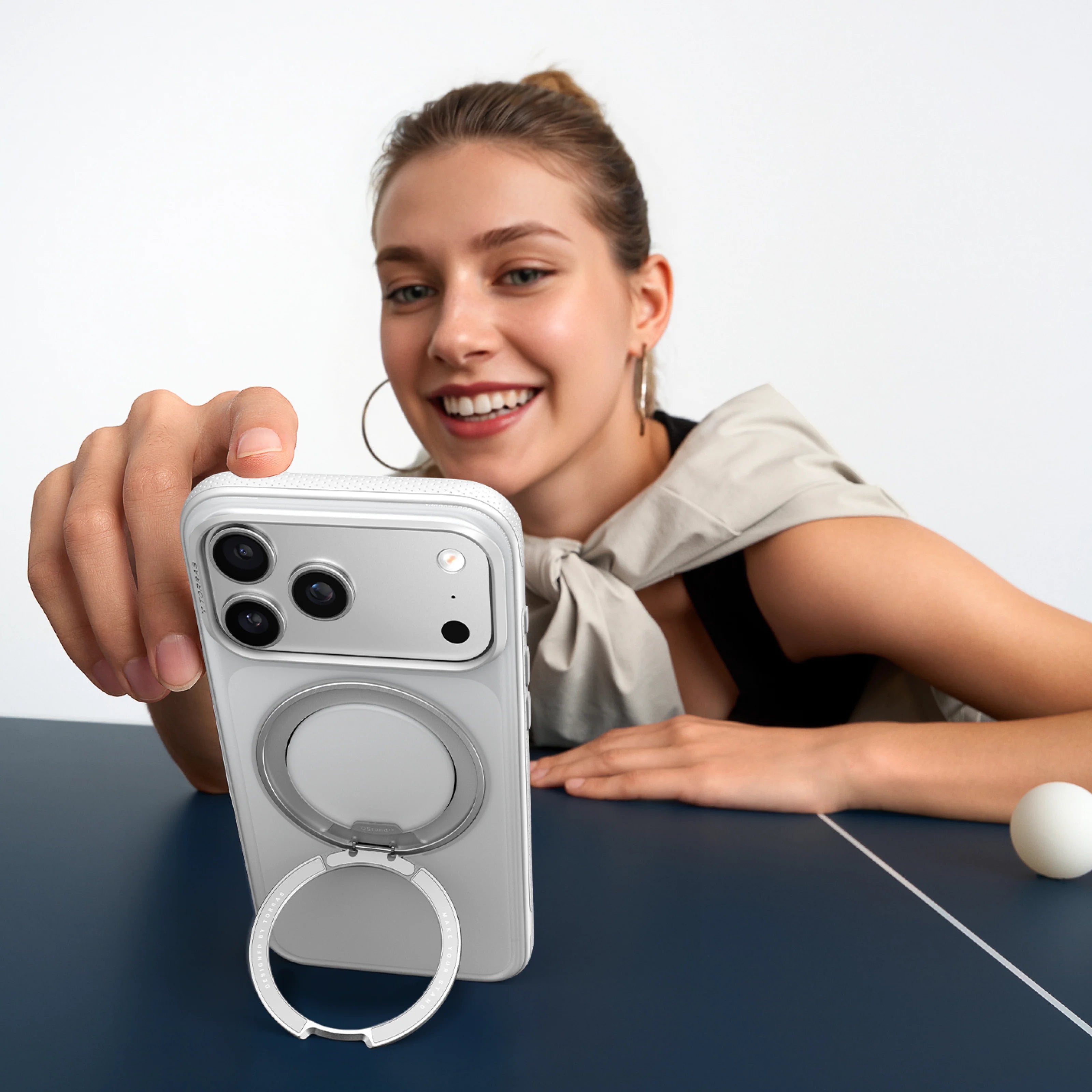 Capa TORRAS Ostand O3 Fitness para iPhone 17 Pro Max